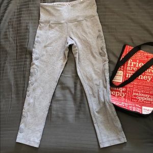 Lululemon crops size 4